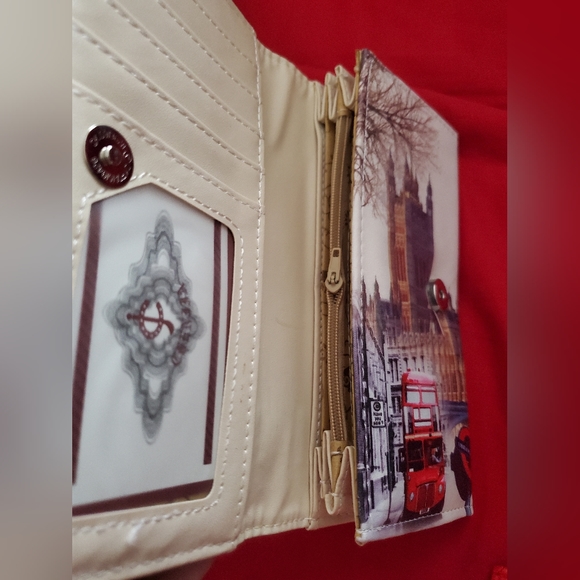 London scene wallet - Picture 3 of 3